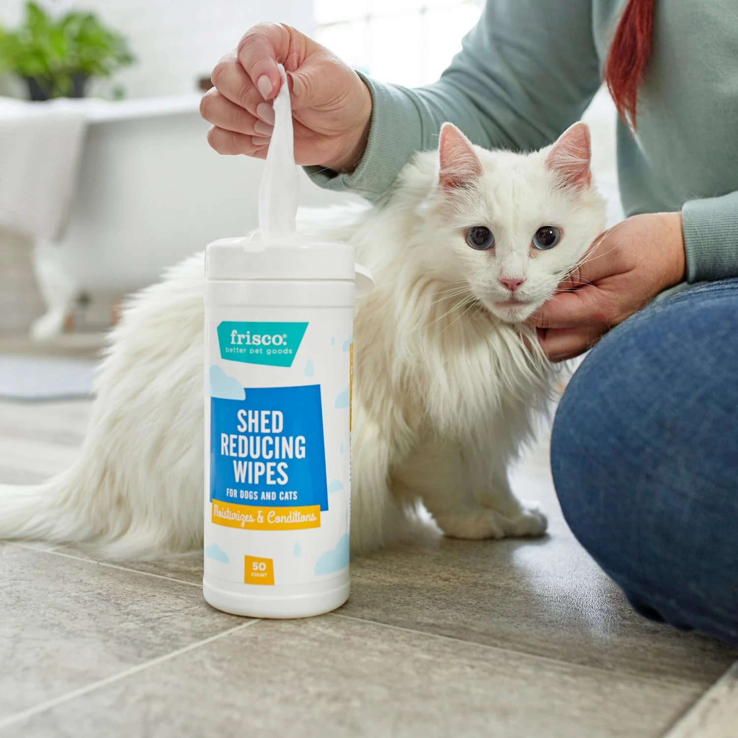 Frisco Shed Reducing Waterless Grooming Wipes For Dogs & Cats, 50 Count - Image 3