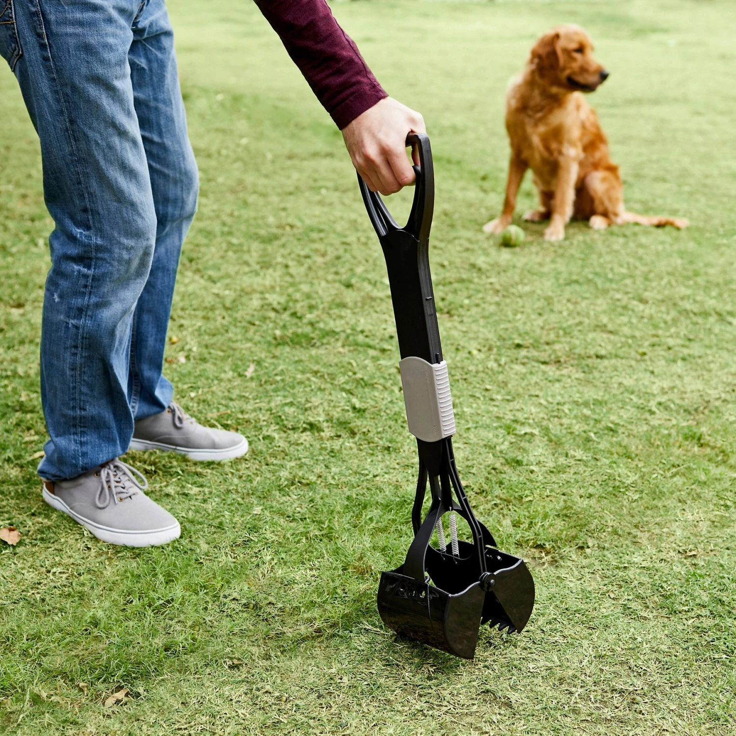 Frisco Spring Action Foldable Dog Pooper Scooper - Image 7