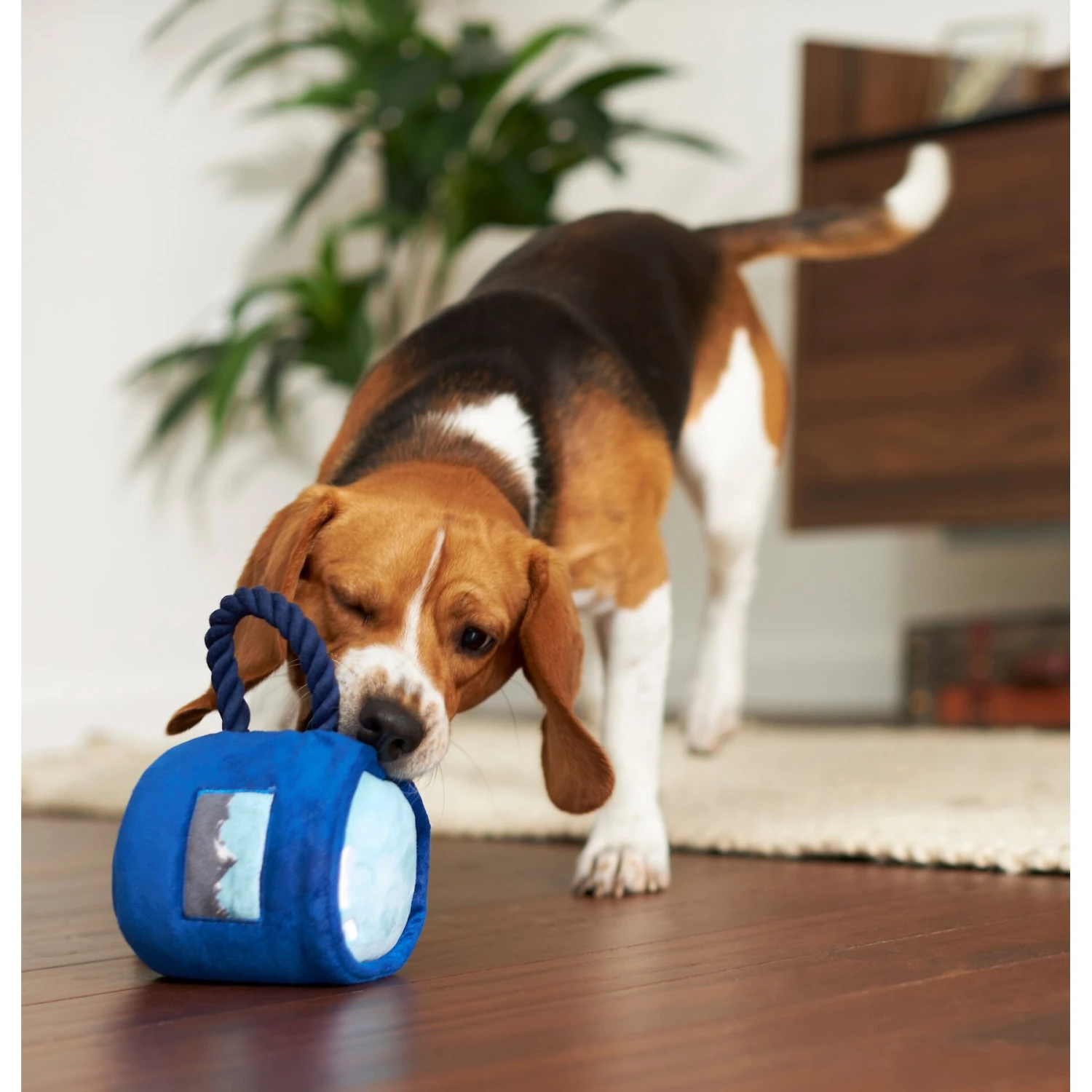 Frisco Camping Mug Plush With Rope Squeaky Dog Toy - Image 3