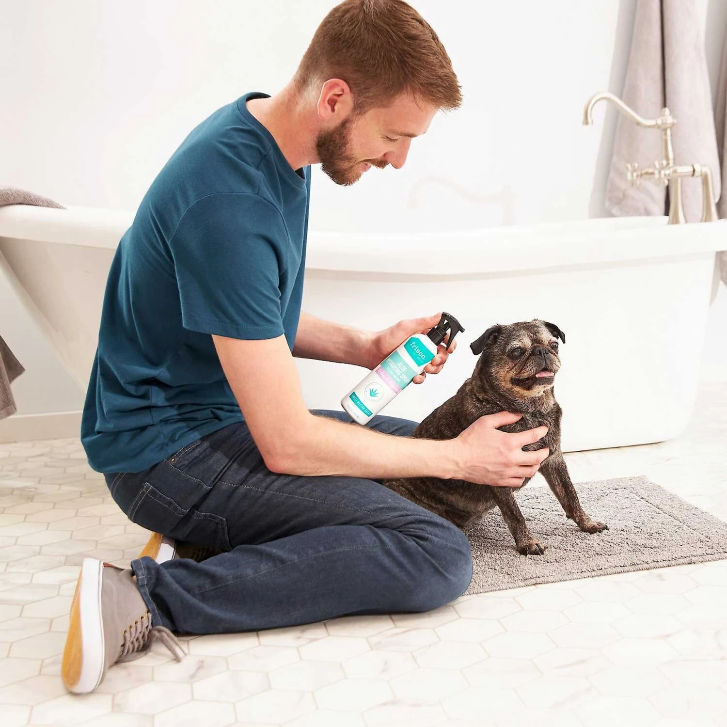 Frisco Aloe Hydrating Dog & Cat Spray, Sweet Nectar Scent & Frisco Oatmeal Dog & Cat Shampoo, Almond Scent - Image 4