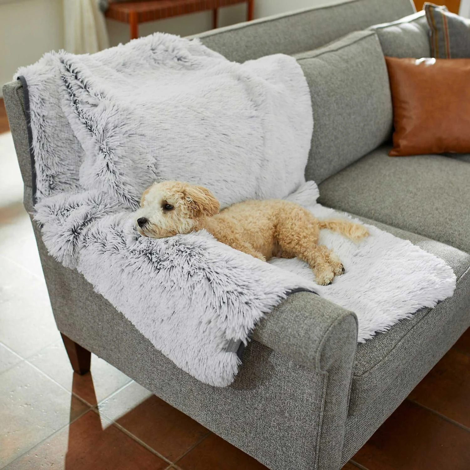Frisco Eyelash Cat & Dog Bolster Bed & Frisco Eyelash Cat & Dog Blanket - Image 9